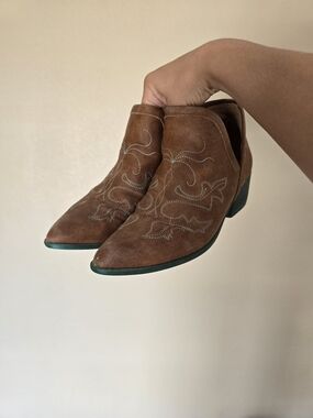 Women’s Brown Suede Embroidered Pointed Toe Ankle Shoes